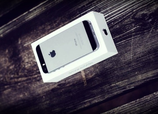 Best Smartphones Available Now  Top 10 3. Apple iPhone 5S